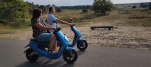 TIP: Avontuurlijk Vriendenweekend op de Veluwe: Cryptische Foto's en E-Scooter Fun!