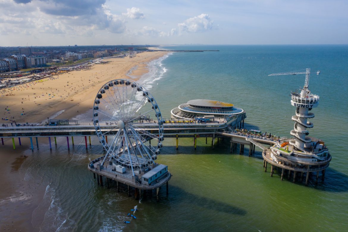 Uitwaaien aan de kust in Scheveningen